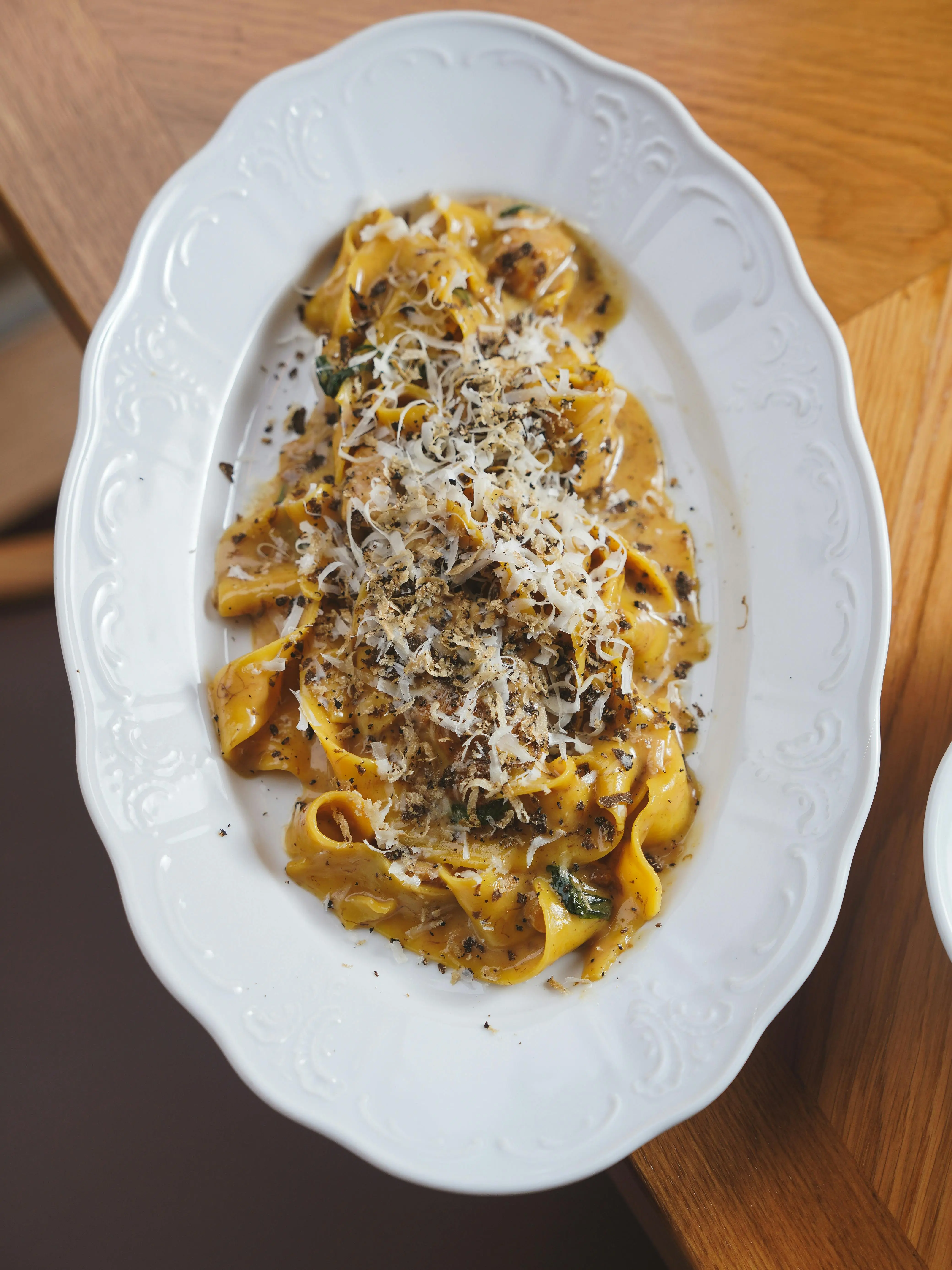 Assiette de gastronomie à la truffe blanche d'Alba au restaurant La Corte Verde Venezia